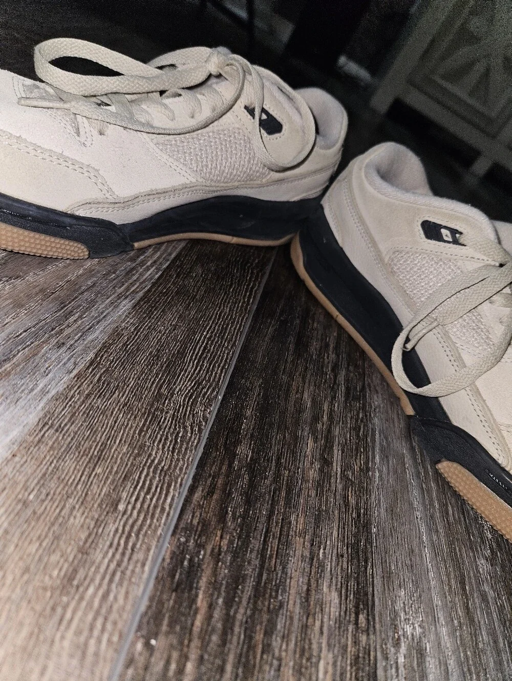 Men's Casual Suede Low-Top Jordan Sneakers in Beige